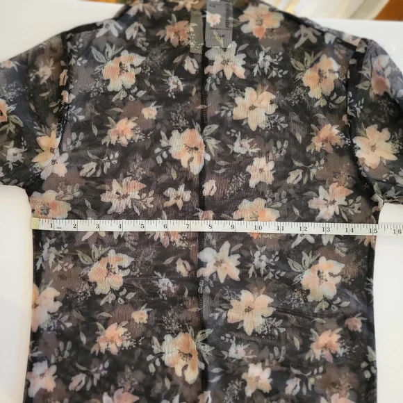 NWT Simons New In Black Fitted Long Sleeve Blouse - Picture 6 of 10